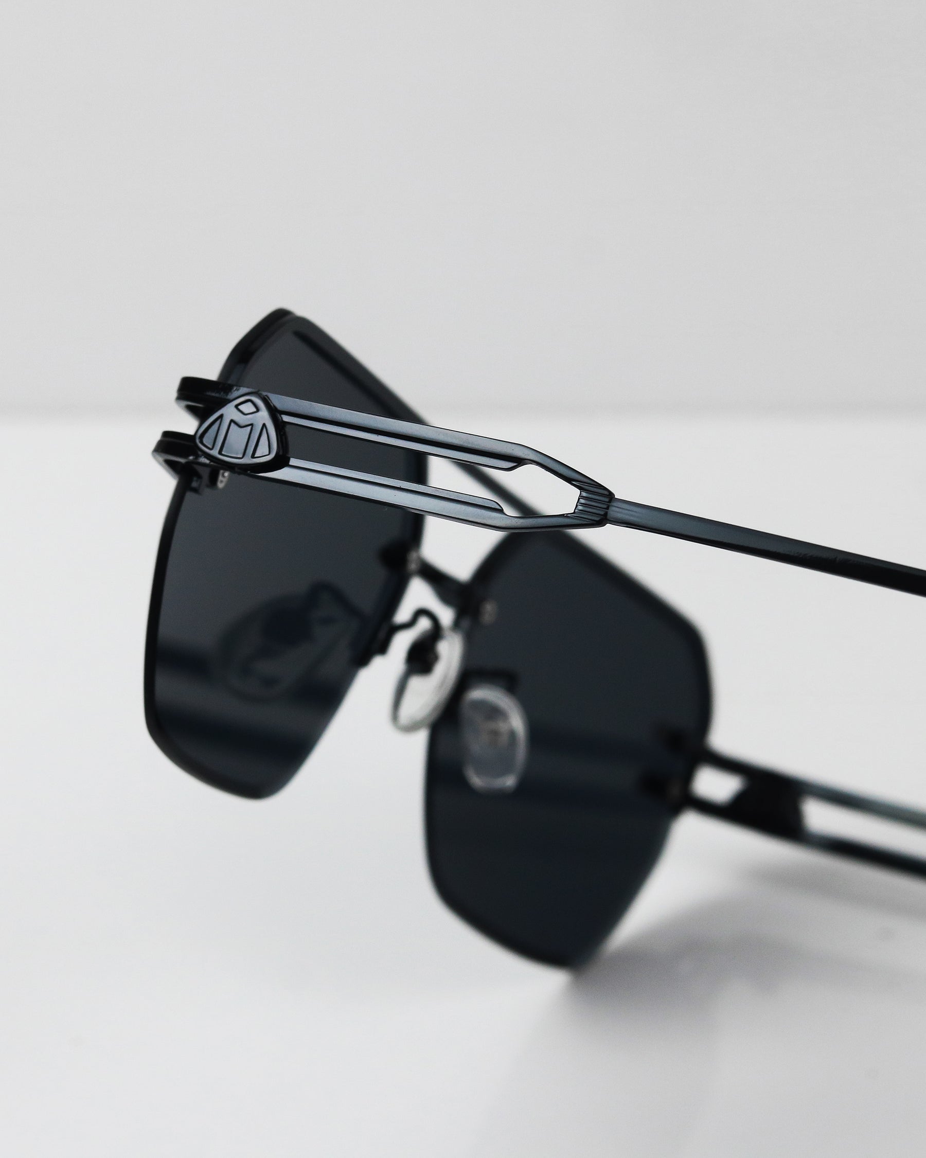 MAYBE Siyah Çerçevesiz Güneş Gözlüğü